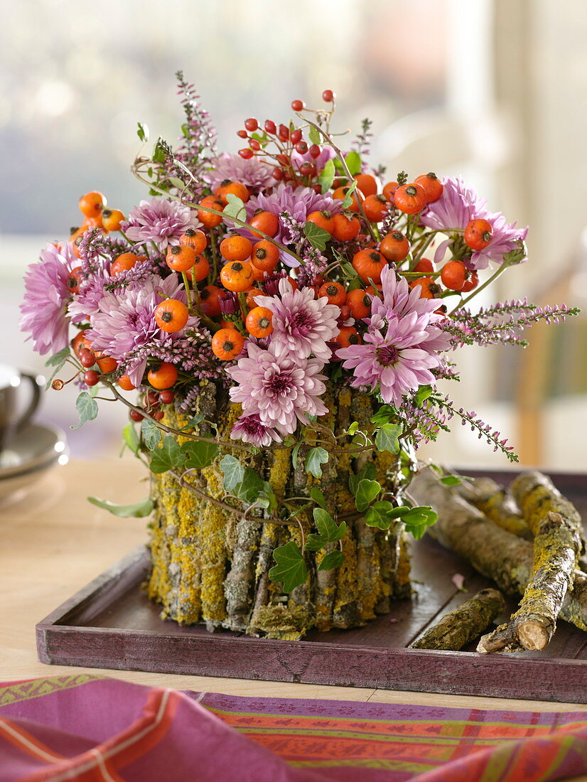 Kleiner Strauß aus Chrysanthemum (Herbstchrysanthemen), Rosa