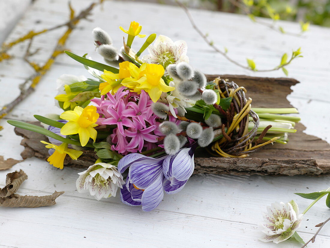 Small early spring bouquet with crocus, hyacinthus