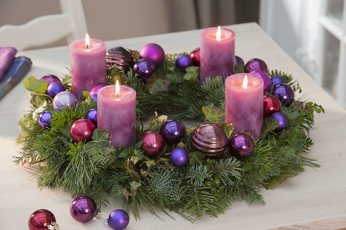 Advent wreath mixed with Abies, Pinus, Buxus