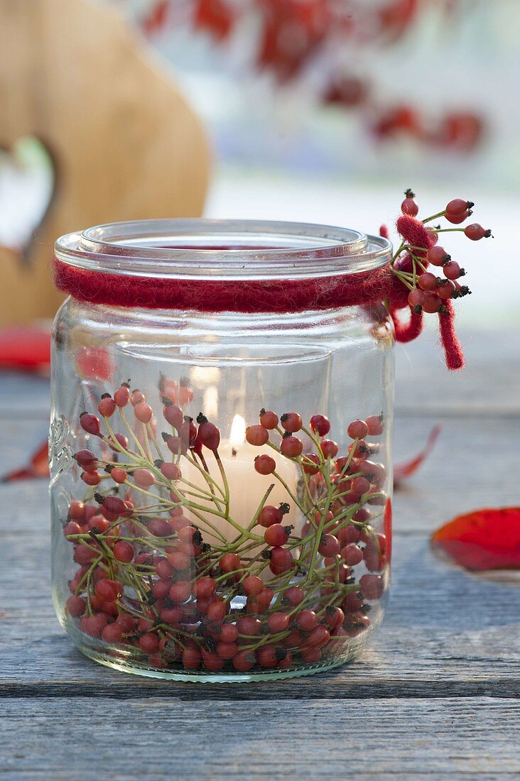 Einmachglas als Glas in Glas Windlicht mit Rosa