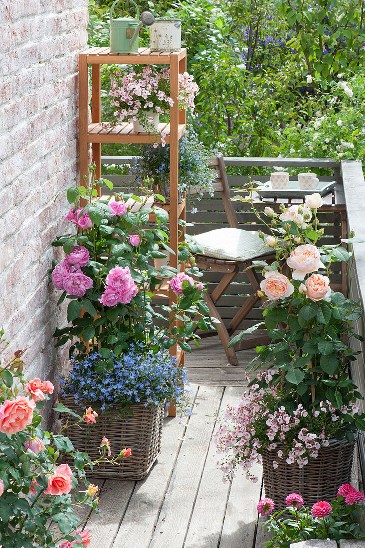 Small balcony with space-saving seating area and shelf