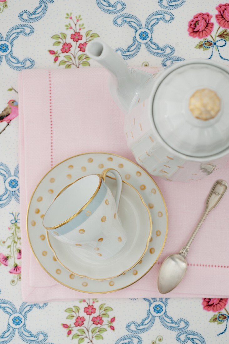 Coffee service decorated with gold polka-dots