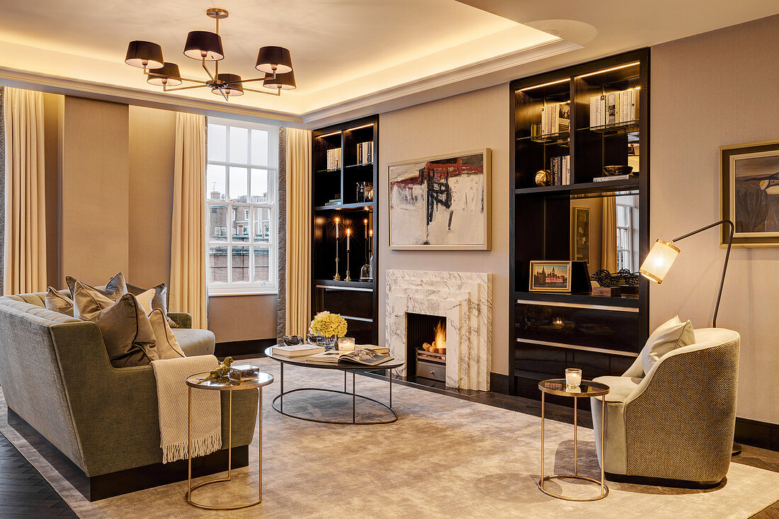 Glamorous living room in shades of Champagne