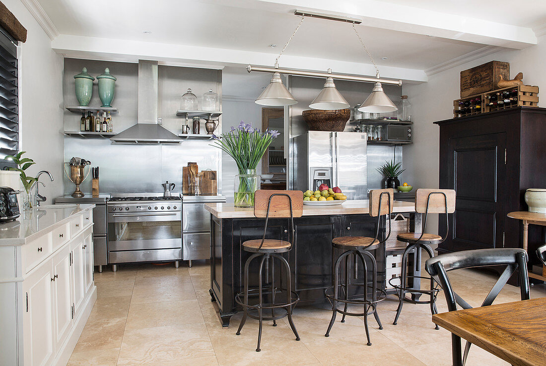American-style kitchen-dining room with vintage and industrial elements