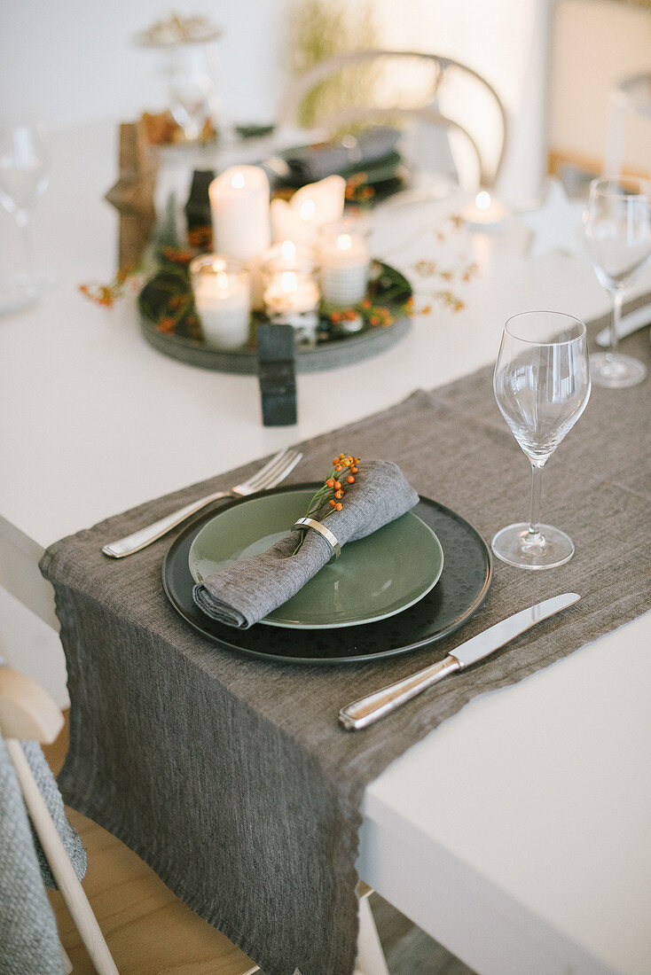 Green and grey Christmas place setting