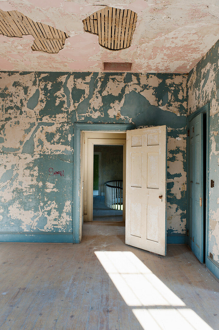 Derelict rooms in abandoned house