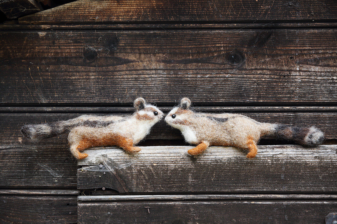 Zwei DIY-Tierchen aus Schafwolle