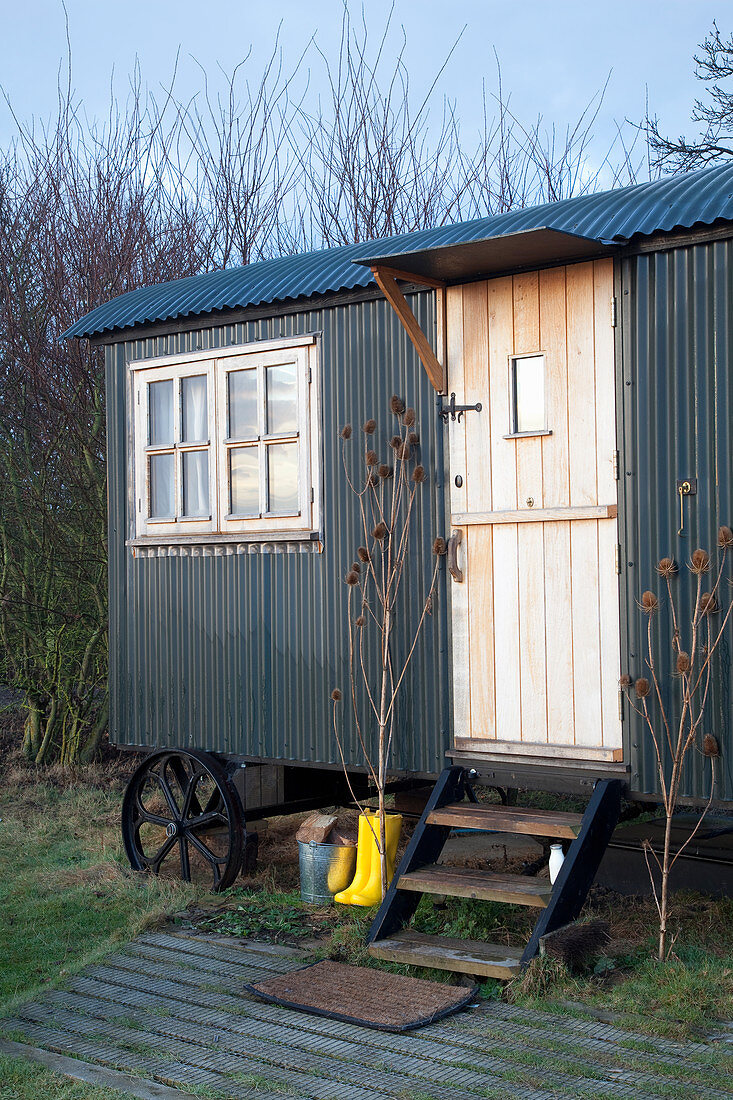 Builder's trailer converted into tiny house in winter