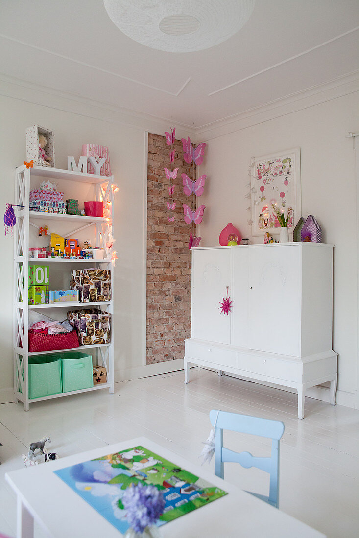 Stück Backsteinwand als Dekoelement im Kinderzimmer