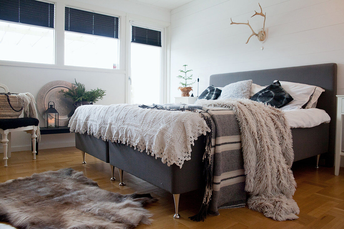 Wintry bedroom in shades of grey