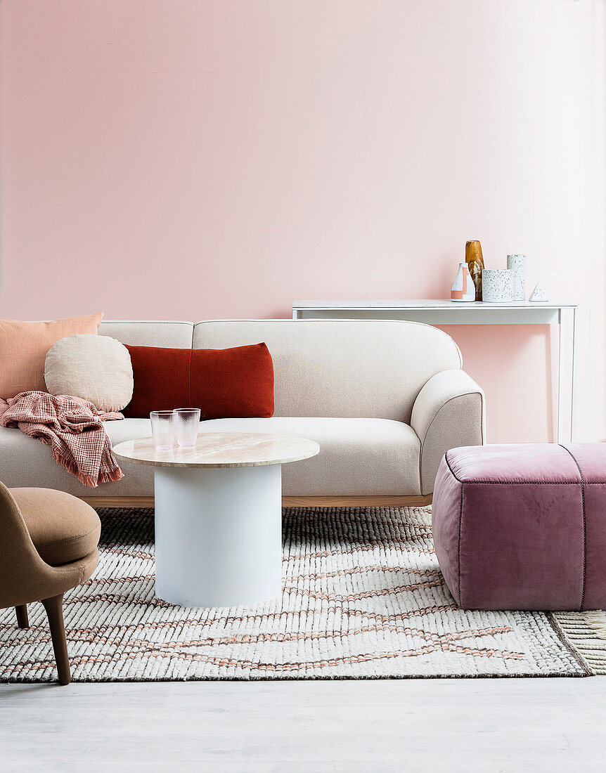 Color concept in different shades of pink in the living room