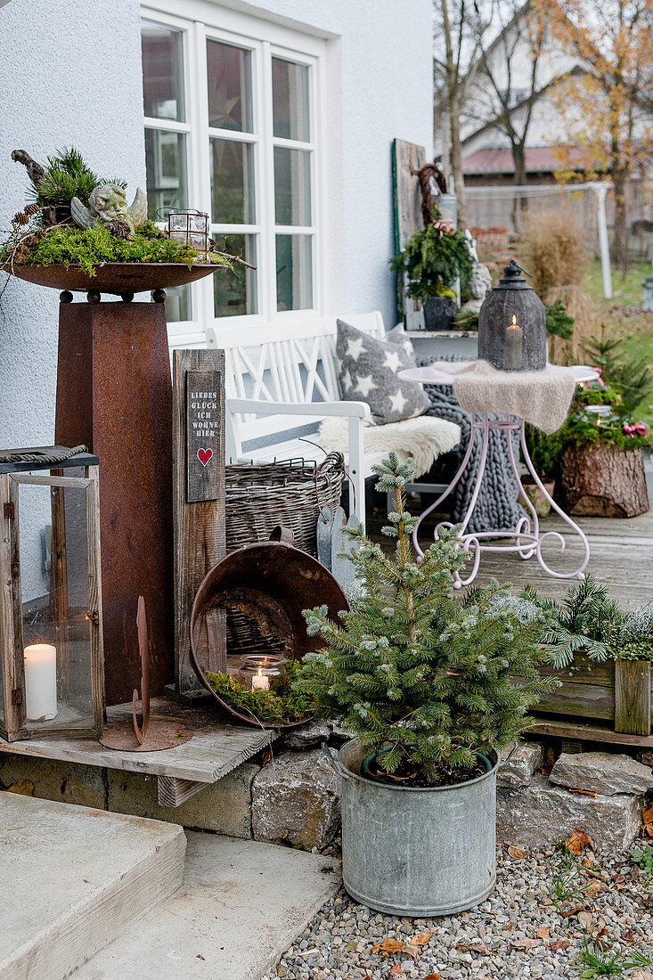 Natural Christmas decorations on terrace