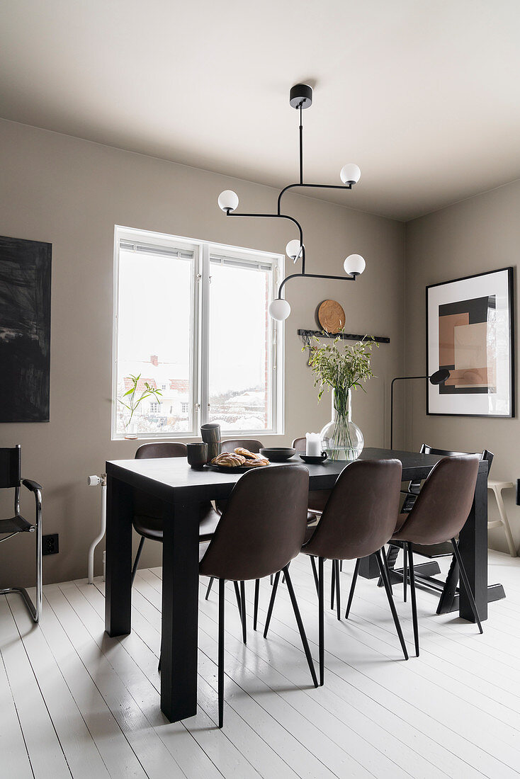 Brown Leather Chairs At Black Dining, Dining Room Table With Brown Leather Chairs