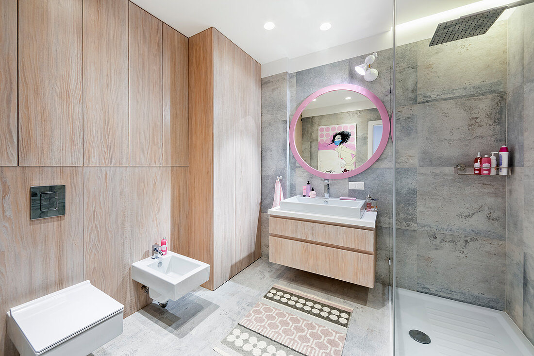 Modern bathroom with wood panelling and square ceramic sink