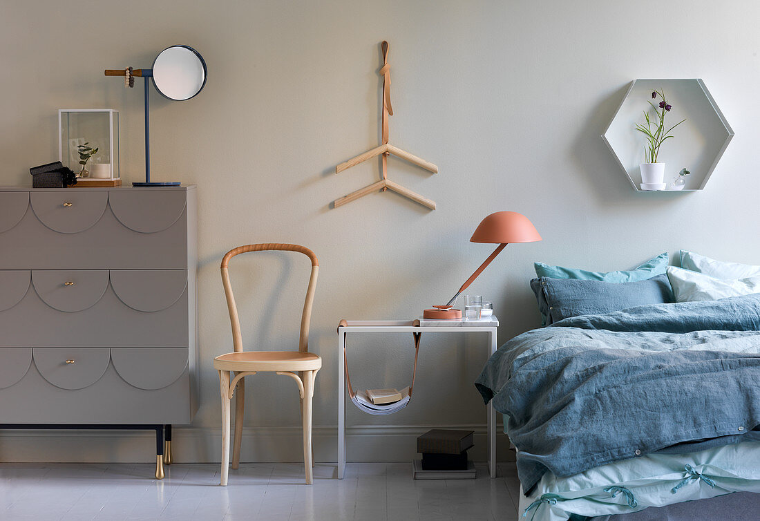 Schlafzimmer in Blau-Grau im Skandinavischen Stil