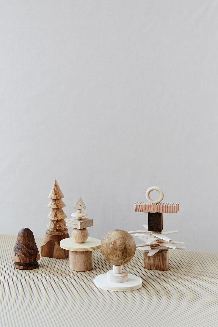 Christmas decorations and small sculptures made from wood remnants