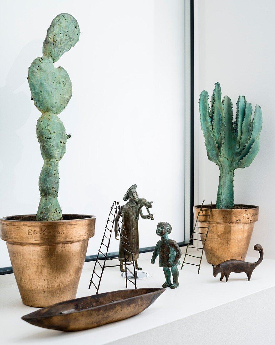Kaktus-Skulpturen und andere Figuren aus Bronze als Deko