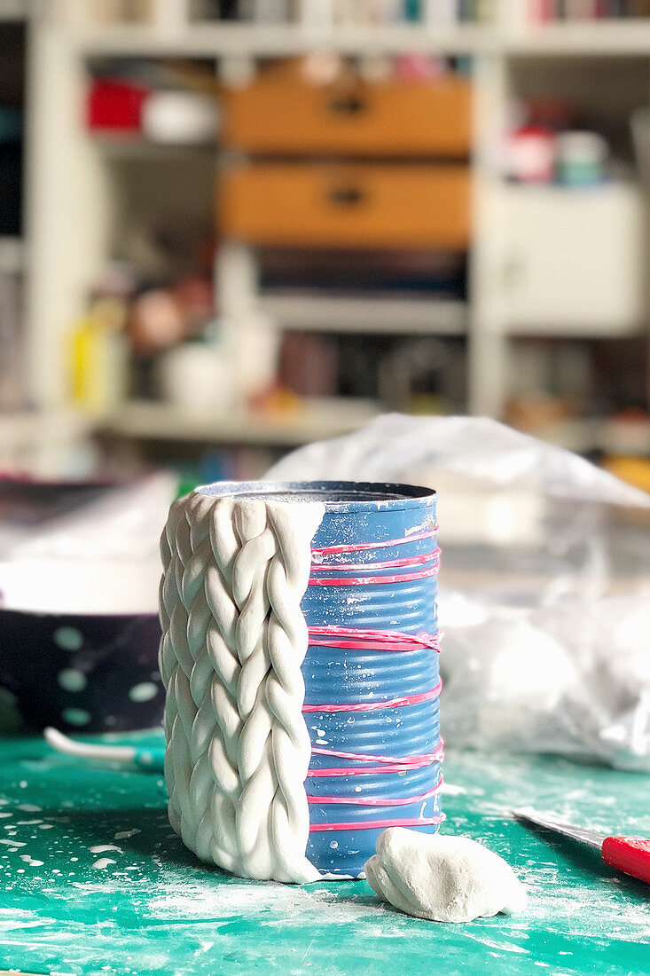 Making a vase from braided modelling clay