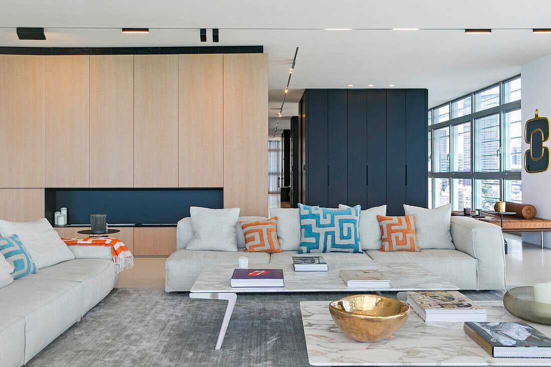 Elegante Lounge in einem Luxus-Penthouse