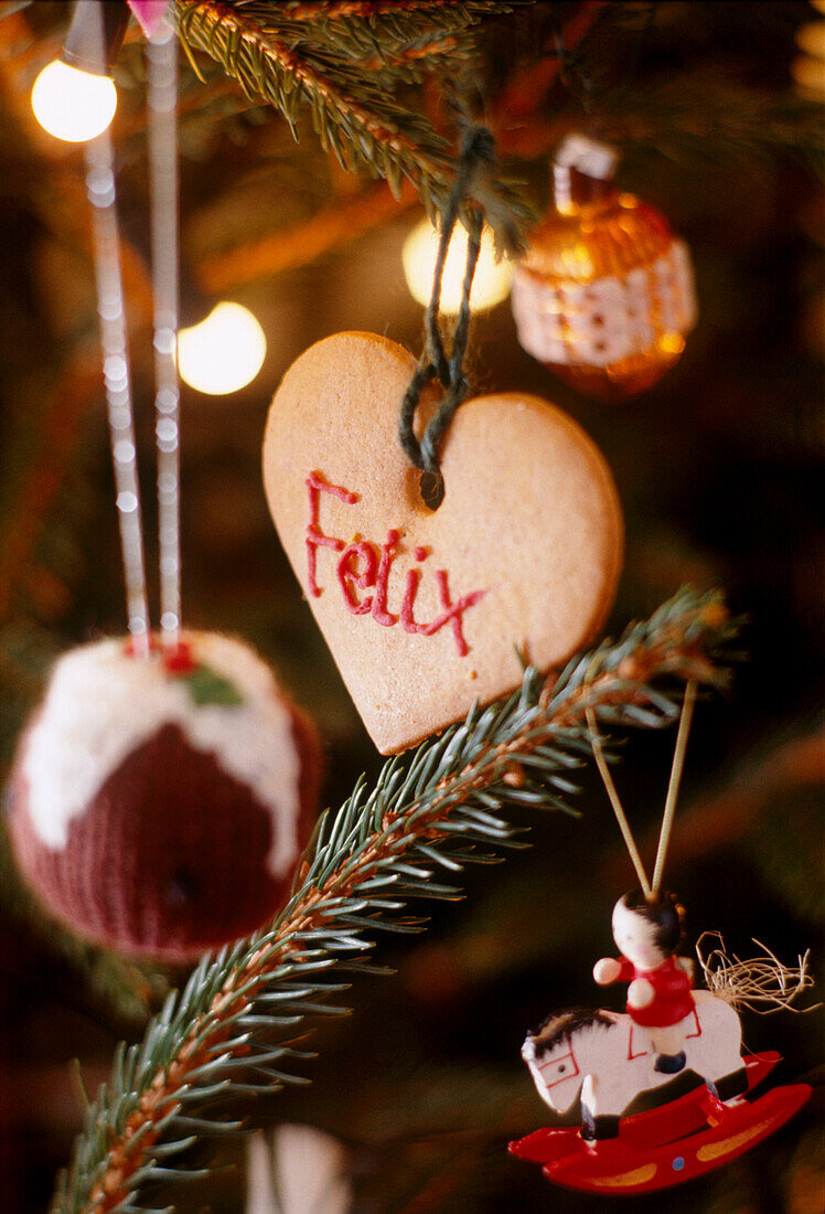 Essbarer Weihnachtsschmuck am Weihnachtsbaum