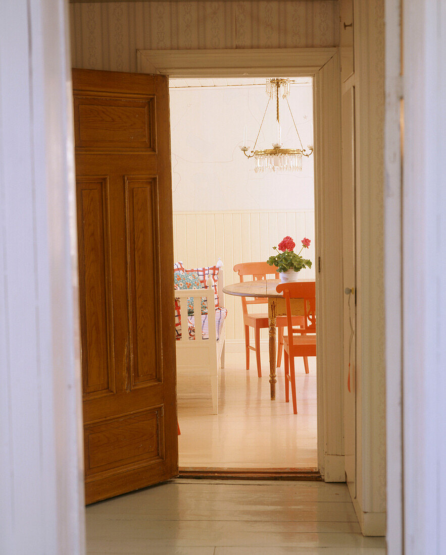 Doorway leading into a dining room area