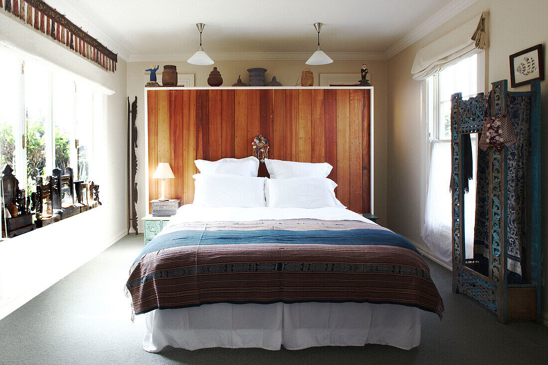 Doppelbett mit getäfeltem Kopfteil Masterton, Neuseeland