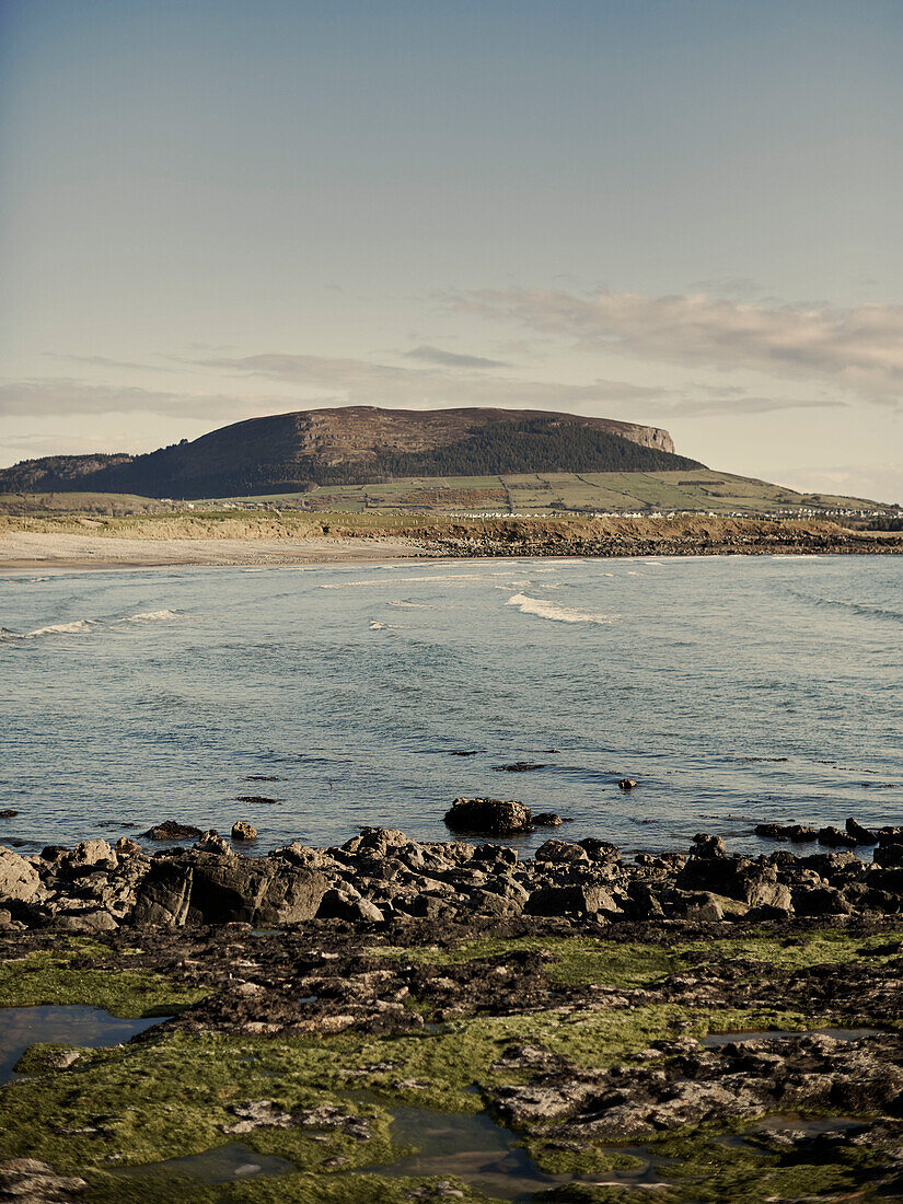 Ländlicher Strand in der Grafschaft Sligo Connacht Irland