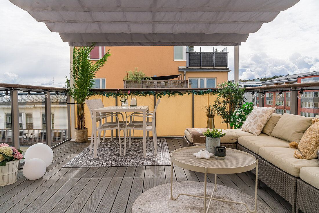 Outdoor-Lounge auf der Dachterrasse