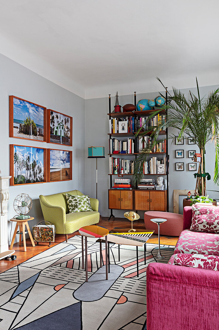 Eclectic, retro living room with graphic rug