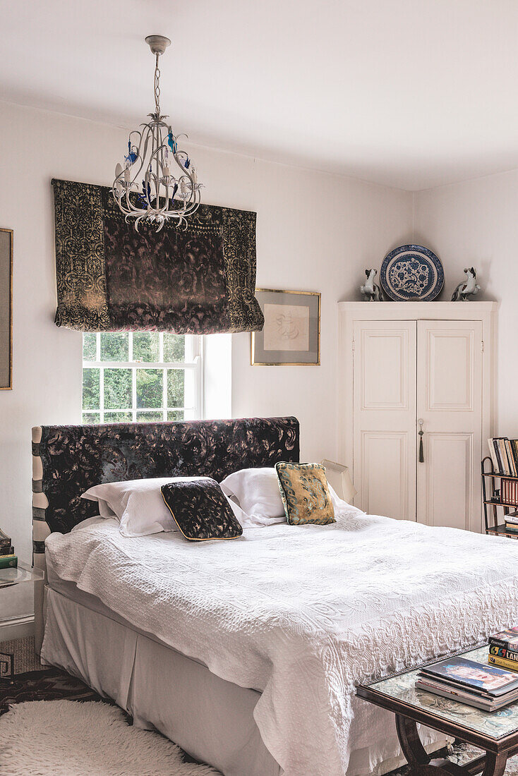 Lush and exotic bedroom with Venetian velvet