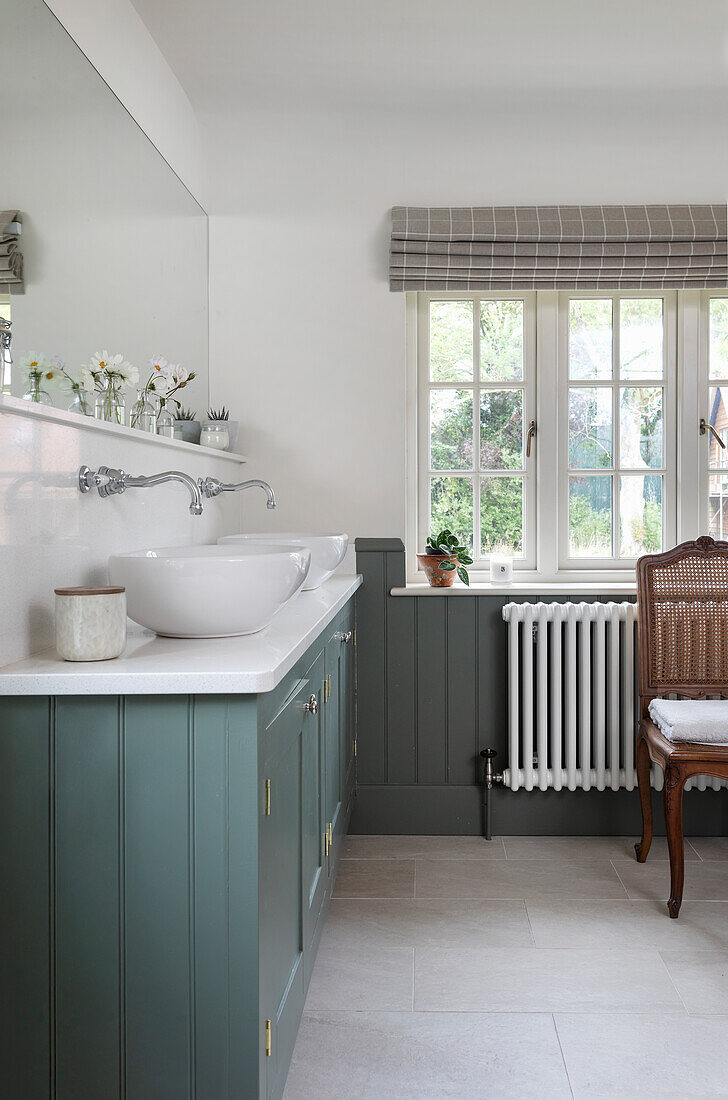 Bathroom vanity with double sink in an en-suite bathroom