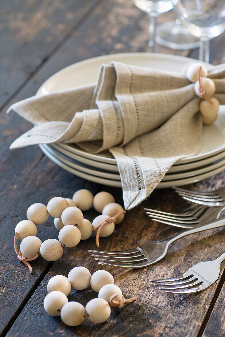 DIY napkin rings made from wooden balls
