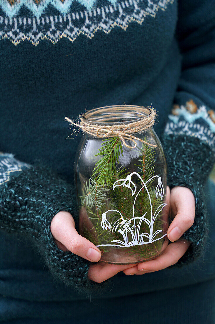 Glass with snowdrop motif and spruce branches