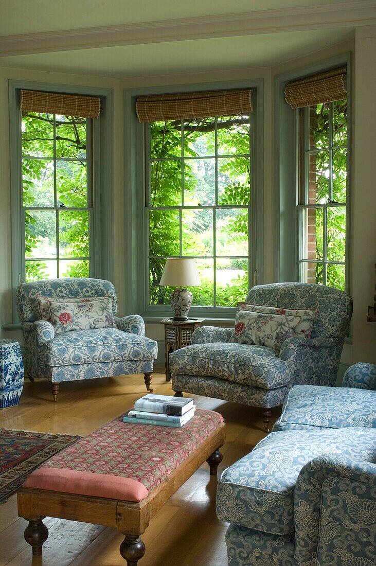 Rustic style living room