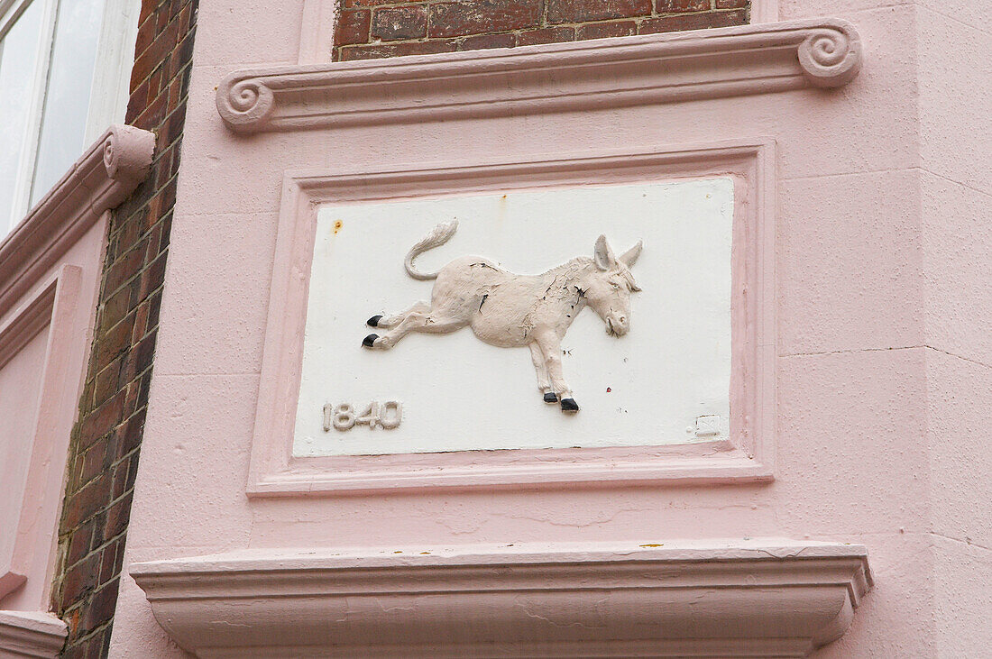 Architektonisches Detail des Esels an der Außenfassade eines Hauses in Hastings aus den 1840er Jahren