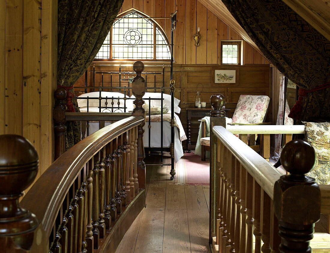 Zugang zum Schlafzimmer in einer umgebauten Kapelle in Shropshire, England, UK
