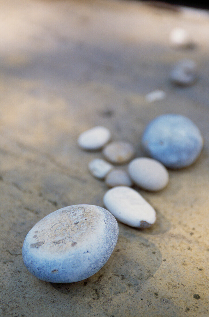 Geschliffene Kieselsteine in der Küstenregion von Suffolk