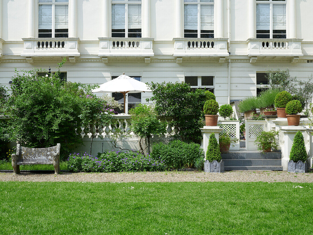Außenbereich und Gärten eines georgianischen Stadthauses