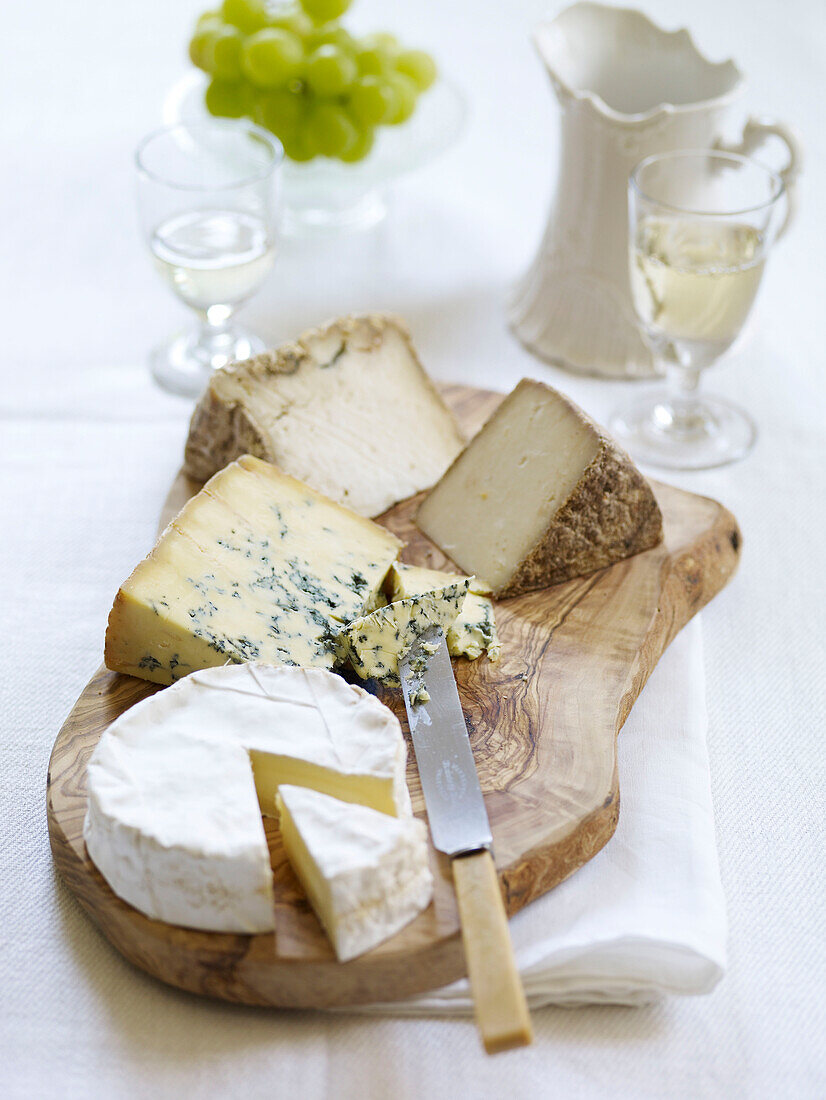 Party mit Käse und Wein