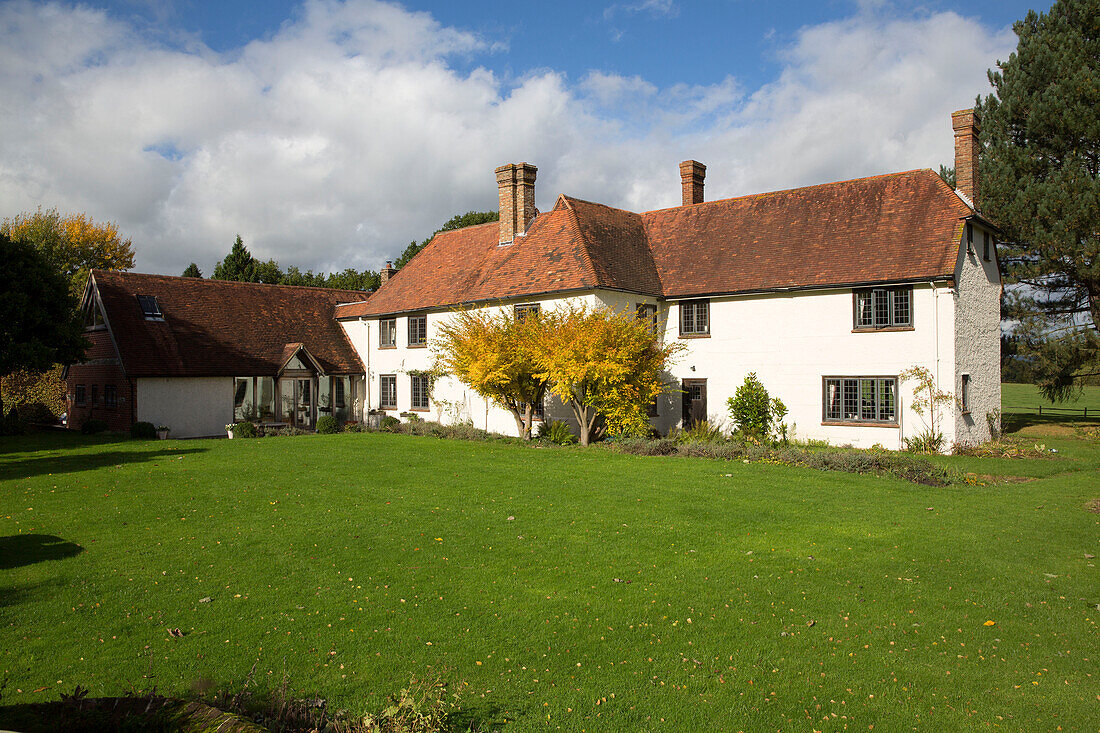 Freistehendes Bauernhaus in ländlicher Umgebung in Sussex England UK