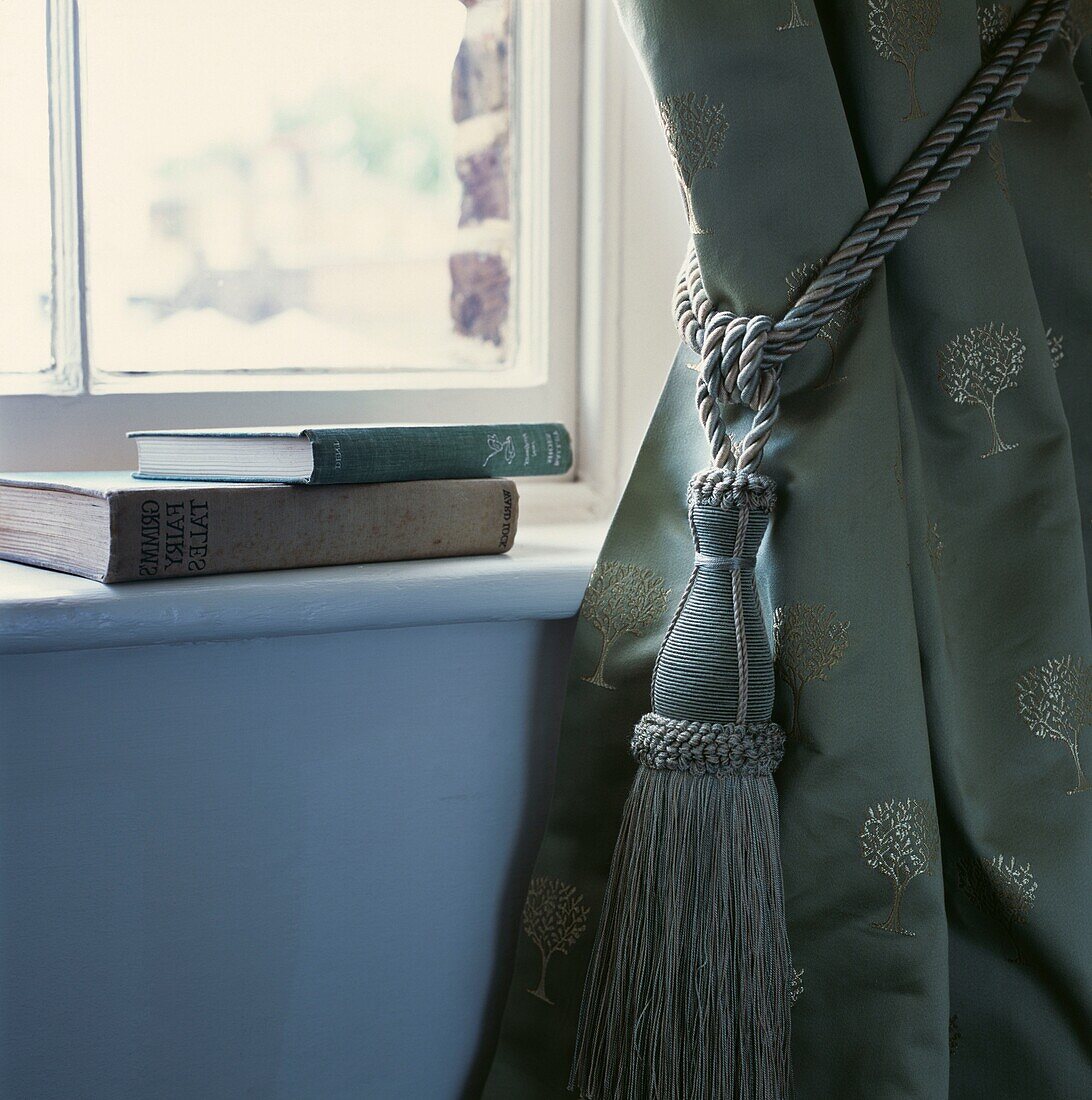 Window treatment curtain and tieback in green colours