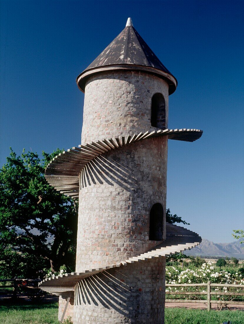 Ziegelturm auf dem Weingut Fairview in Kapstadt