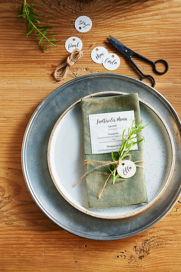 Linen napkin with name tag and menu card