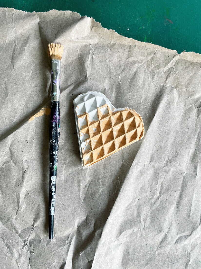 Making a wafer heart pendant from modelling clay