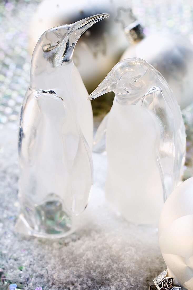 Pinguine aus Glas als Weihnachtsdeko