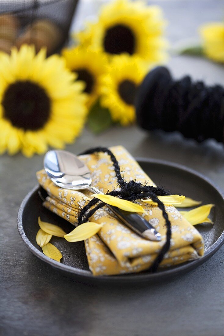 Place setting with sunflowers