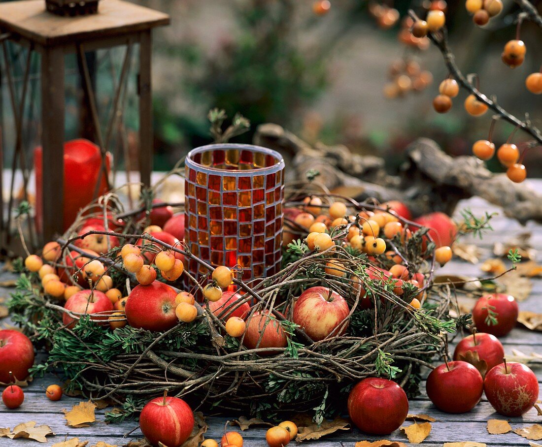 Wreath of apples and ornamental apples