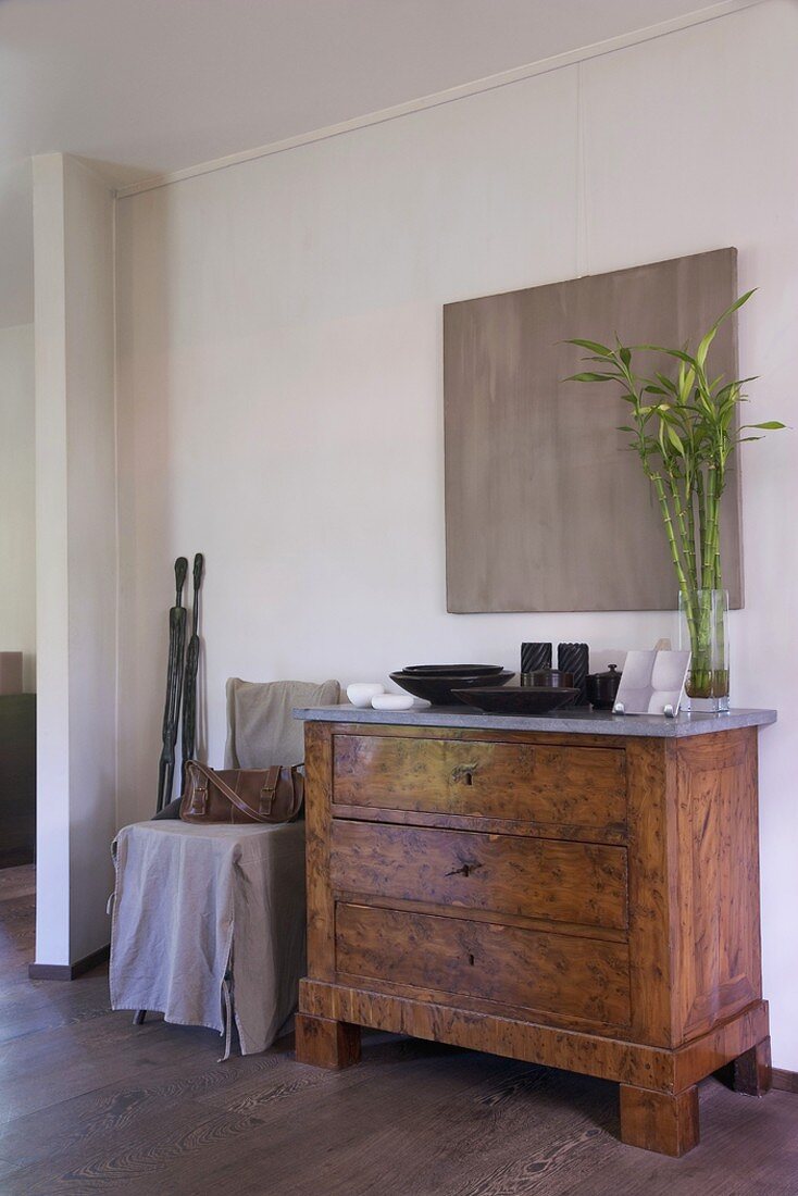 Chest of drawers in floor