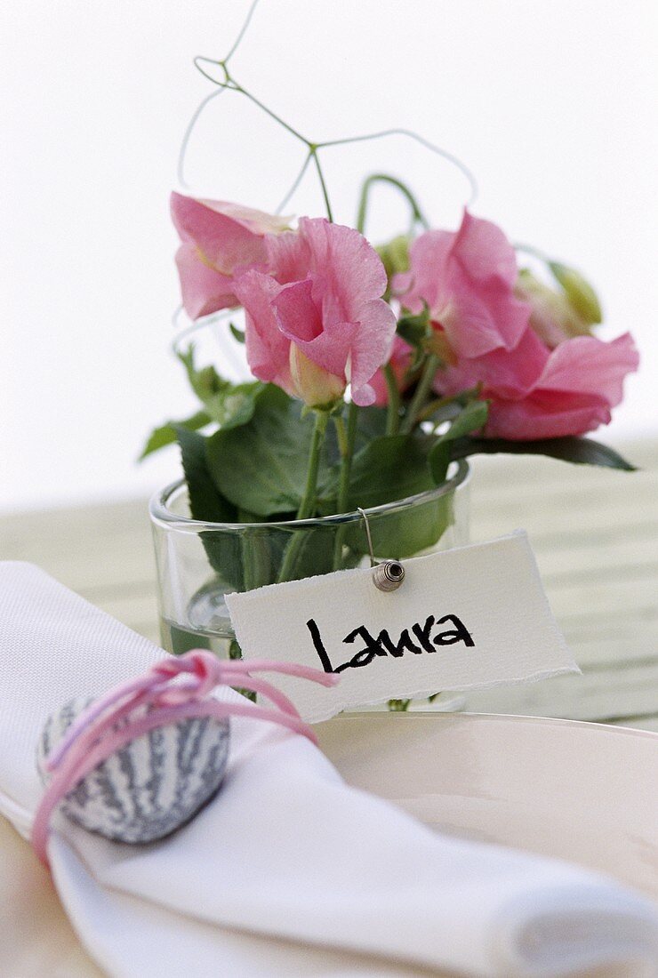 Tischkärtchen mit Blumendeko