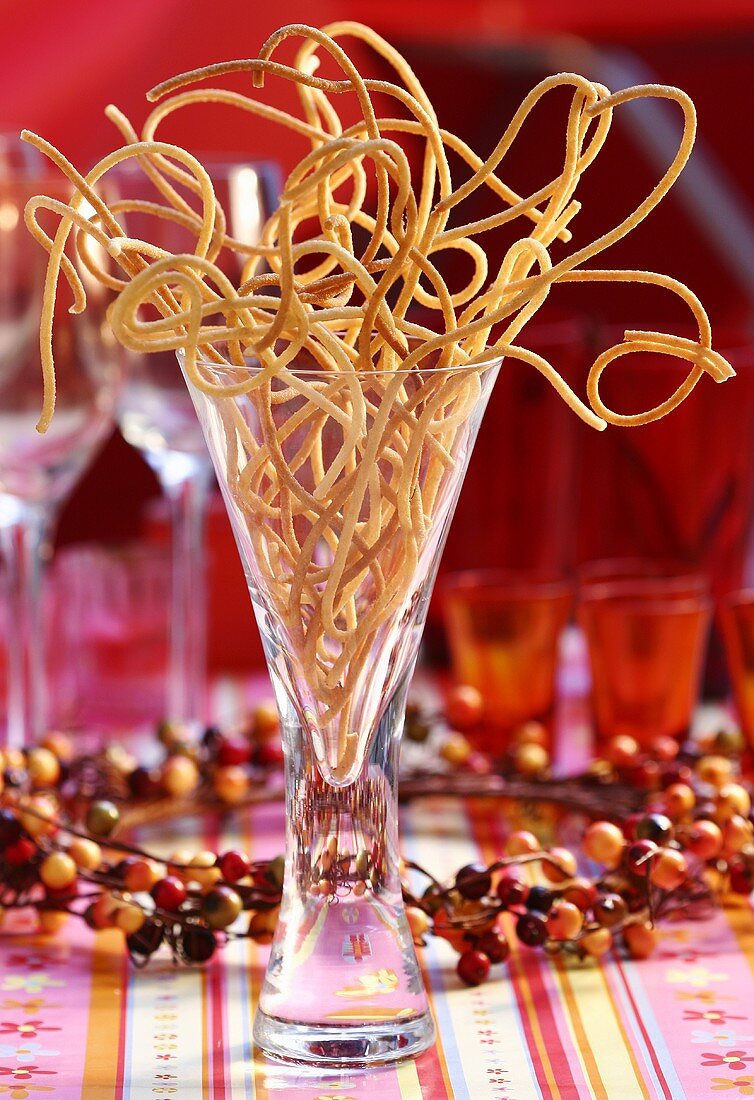 Spaghetti table decoration